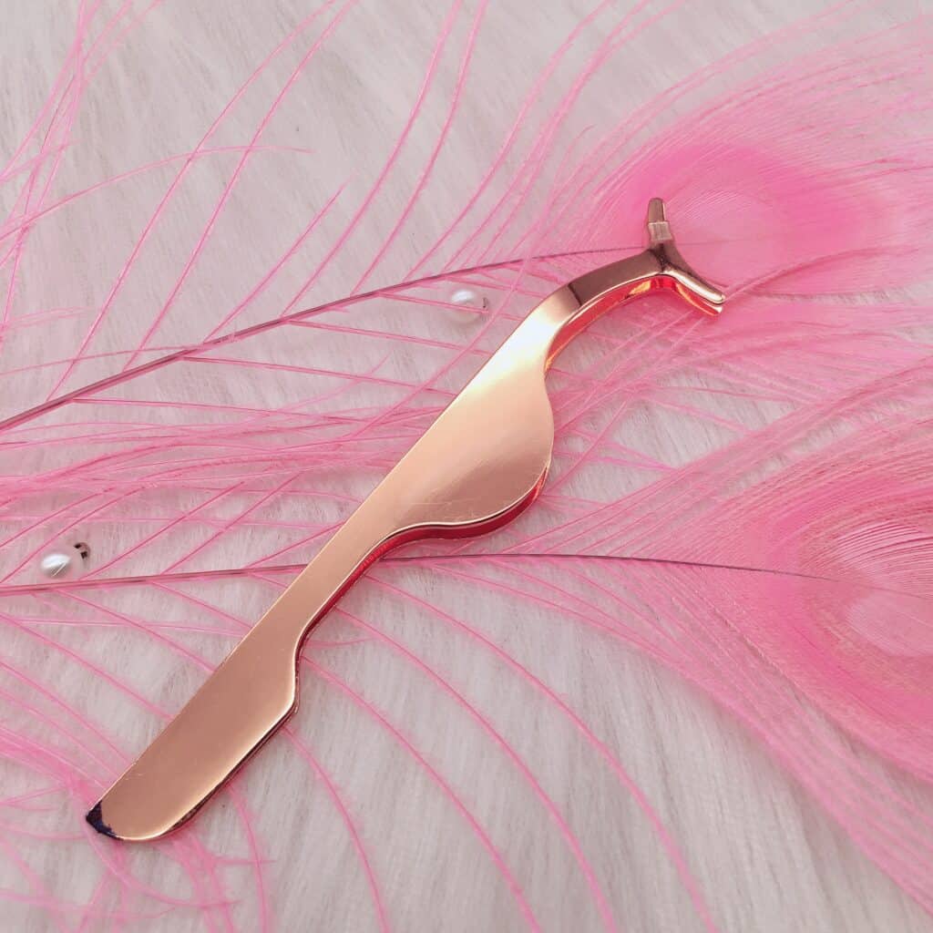 lash tweezers