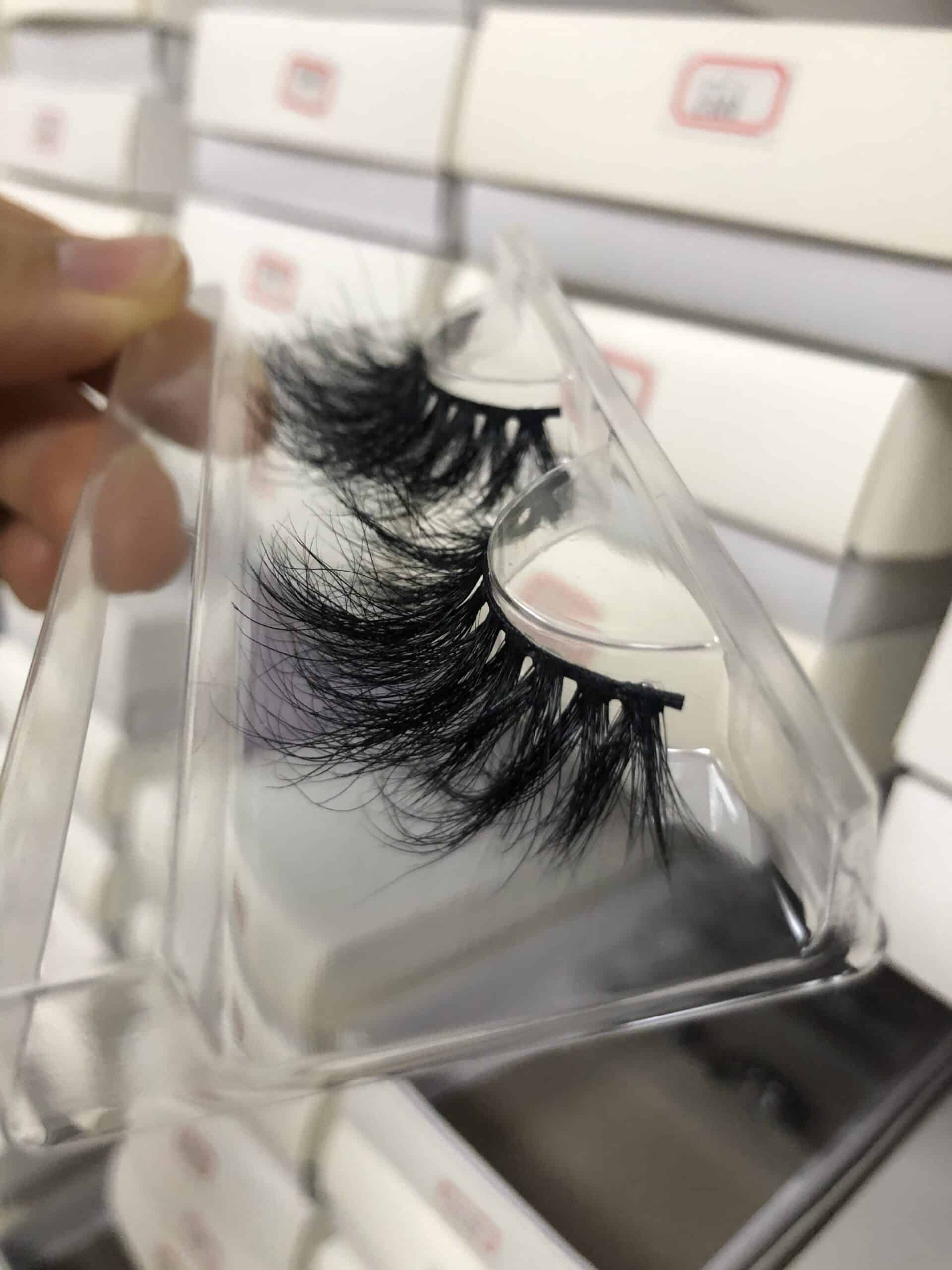 Fluffy Lashes Wholesale 25mm Lashes Vendor