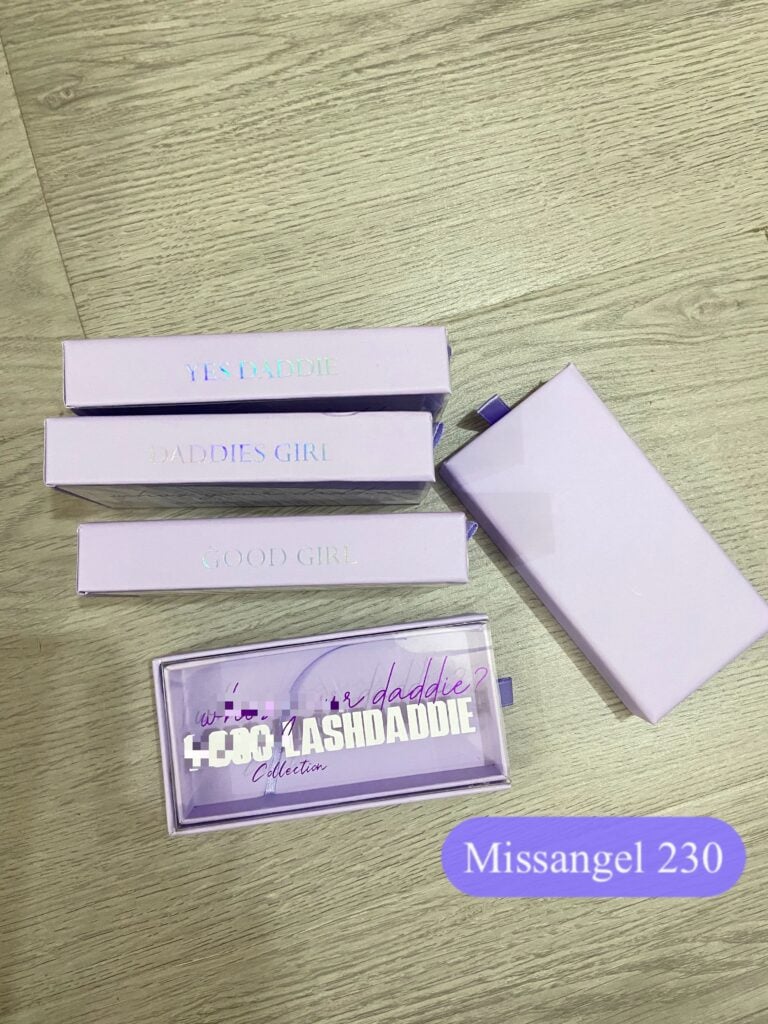 wholesale mink lashes and eyelash packaging boxes