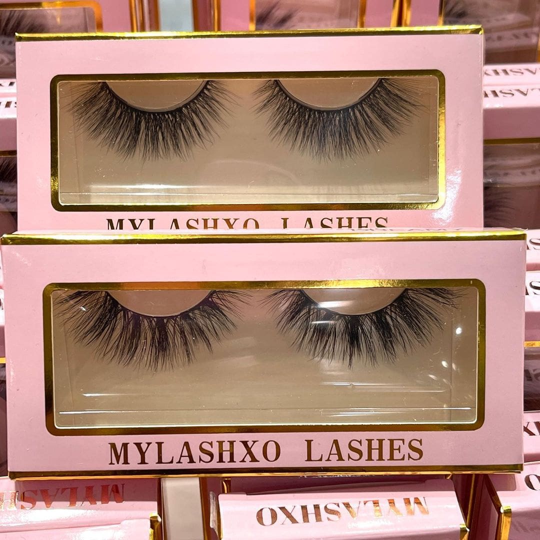 lovely pink eyelash cases with a big window