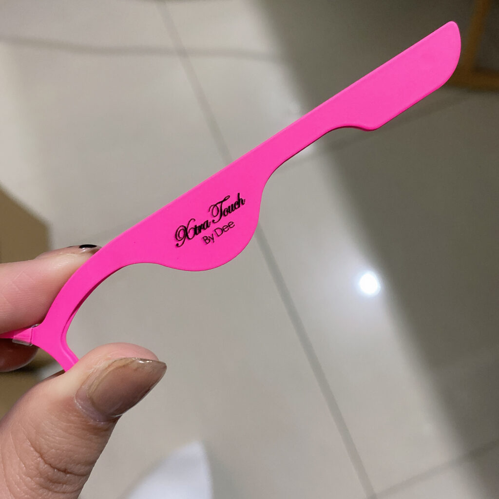 pink lash tweezers add logo